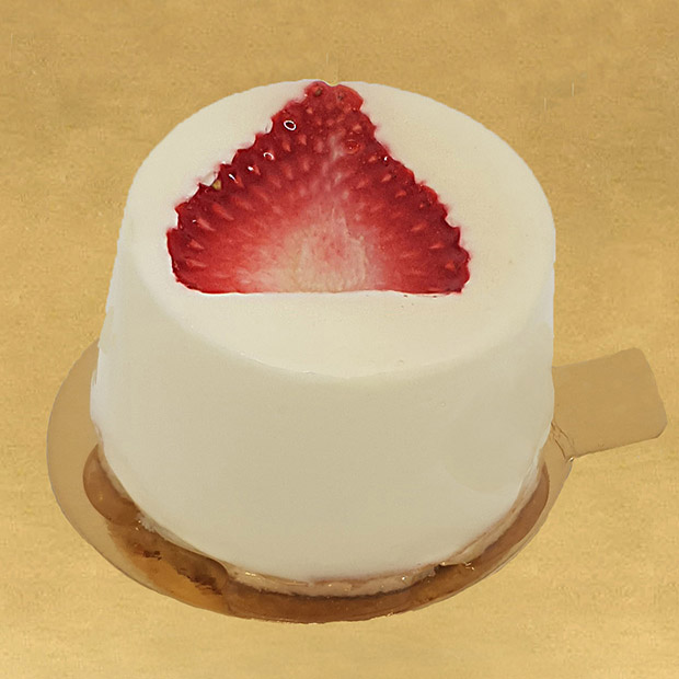 Mousse de chocolate blanco con frutos rojos